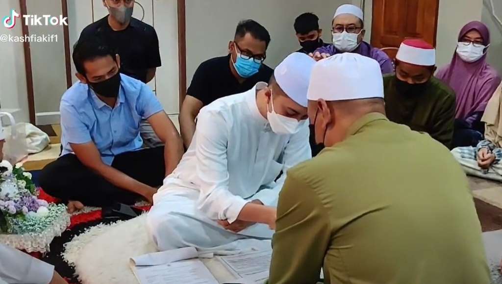 Pengantin pria ijab qobul