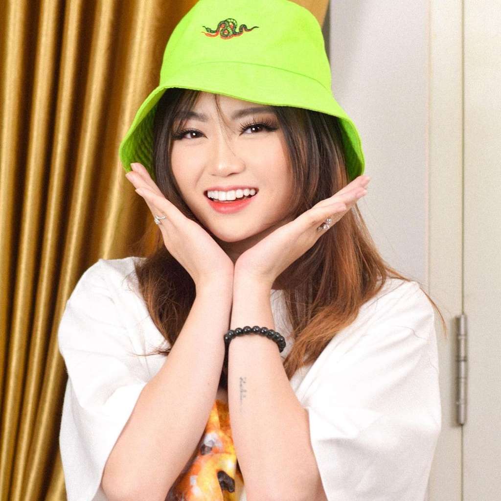Tunangan Indra Kenz, Vanessa Khong
