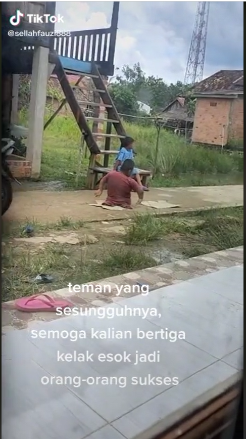 Persahabatan Bocah Difabel