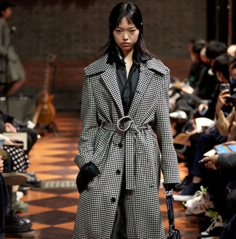 Instagram @parisfashionweek
