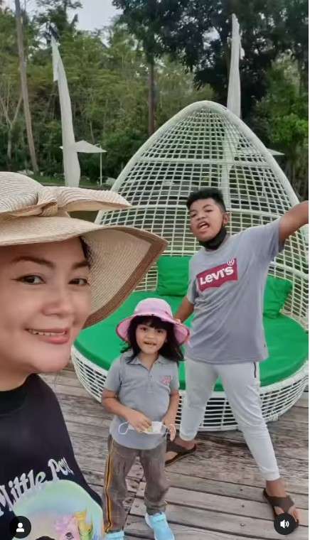 Kabar Yan Vellie istri kedua Didi Kempot Kabar Yan Vellie istri kedua Didi Kempot