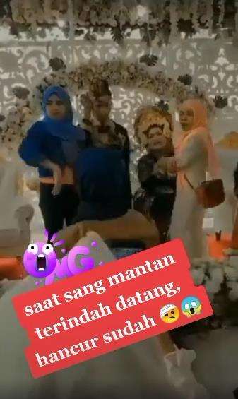 Kedatangan mantan kekasih,  pengantin wanita histeris dan pingsan.