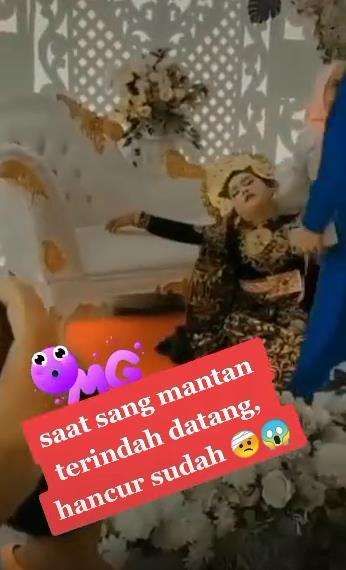 Kedatangan mantan kekasih, pengantin wanita histeris dan pingsan.