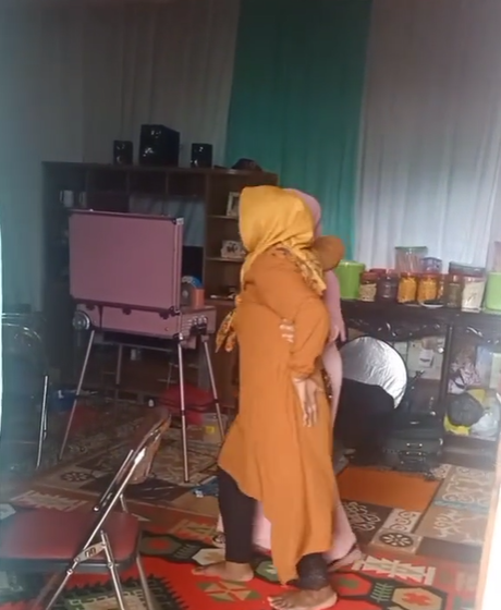 Emak-emak Dirasuki Arwah