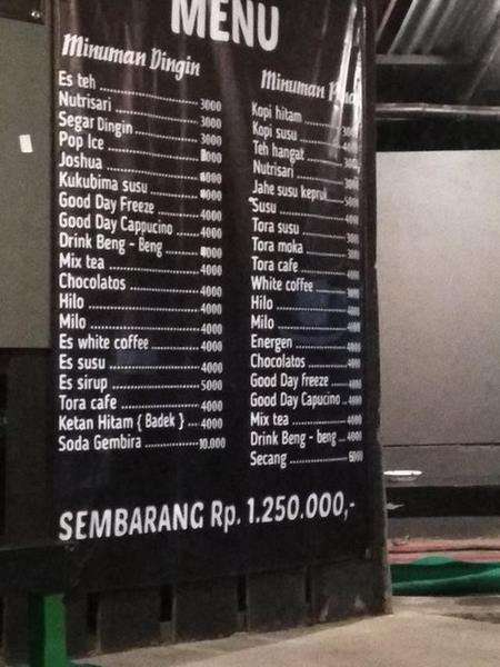 Daftar harga berikut bikin pembeli berpikir keras sambil ngakak.