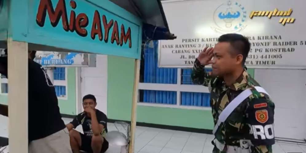 Prajurit TNi dan Pakde Jalal