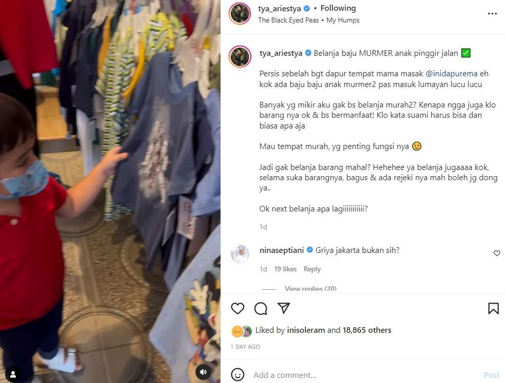 Putra Tya Ariestya belanja baju