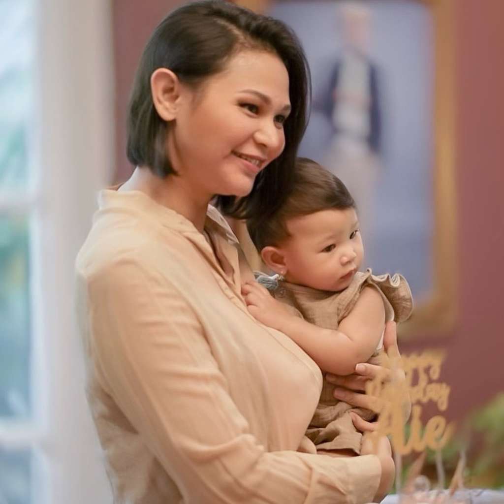 Kartika Sary Adik Yuni Shara dan Krisdayanti