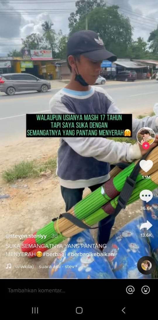 Anak penjual tikar dan bantal