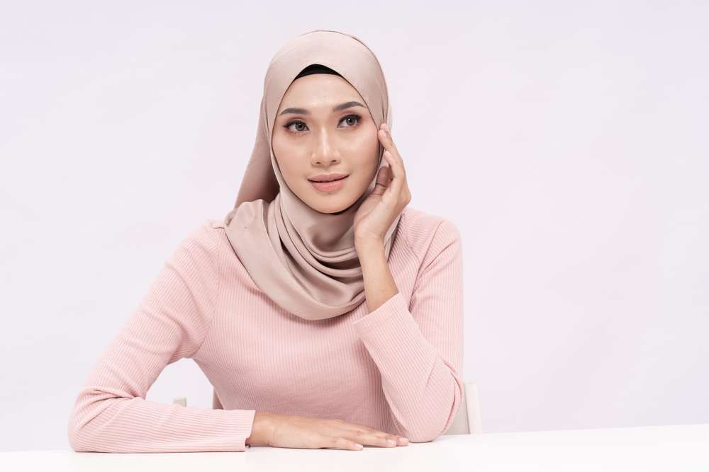 Memiliki Wajah Cerah