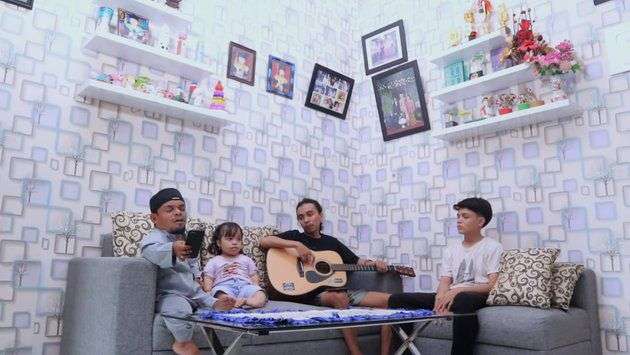 Dalam rumah