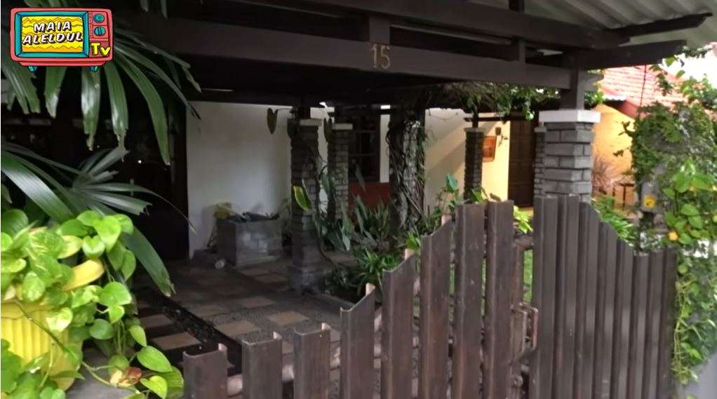 Depan rumah Maia Estianty