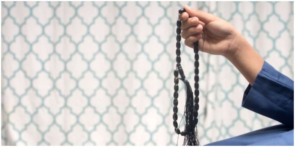 Dzikir agar Doa Dikabulkan setelah Sholat Hajat