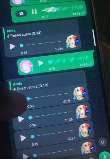 Iseng buka chat WA adik bikin ngakak.
