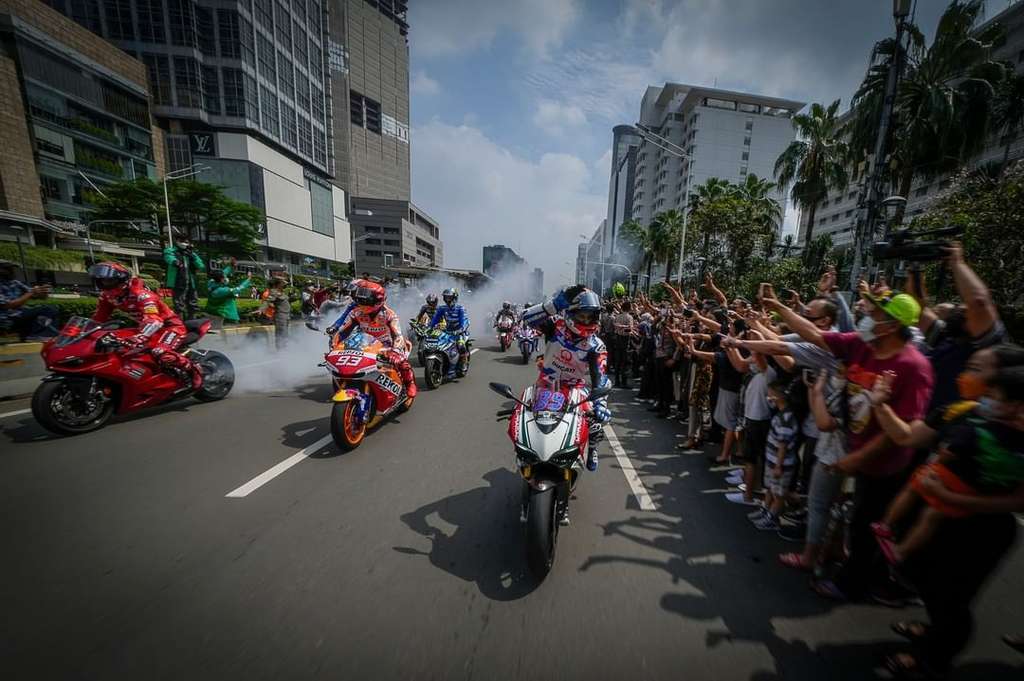 Aksi Burnout Para Pembalap MotoGP 2022 (Foto: Instagram @motogp)