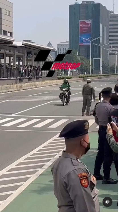 Aksi Ojol Lewat di Jalanan Parade (Foto: Instagram @dramaojol.id)
