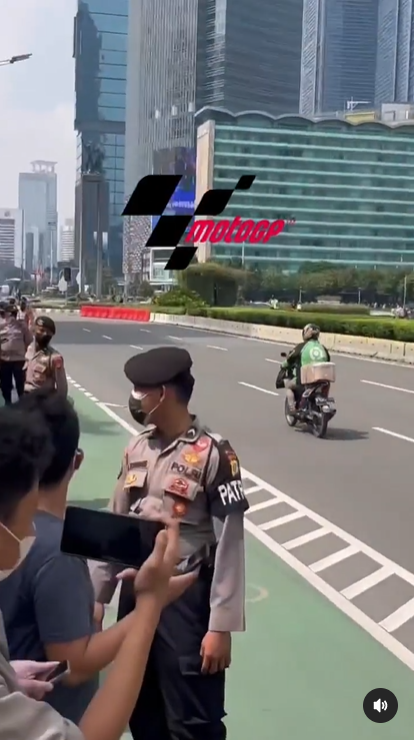 Aksi Ojol Lewat di Jalanan Parade (Foto: Instagram @dramaojol.id)