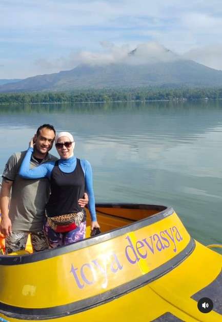 Bulan madu Venna Melinda dan Ferry Irawan