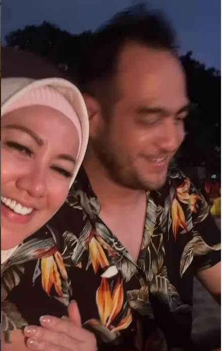 Bulan madu Venna Melinda dan Ferry Irawan