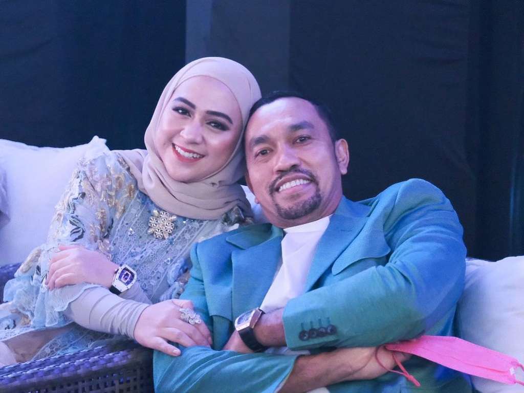 Potret Feby Belinda Istri Ahmad Sahroni