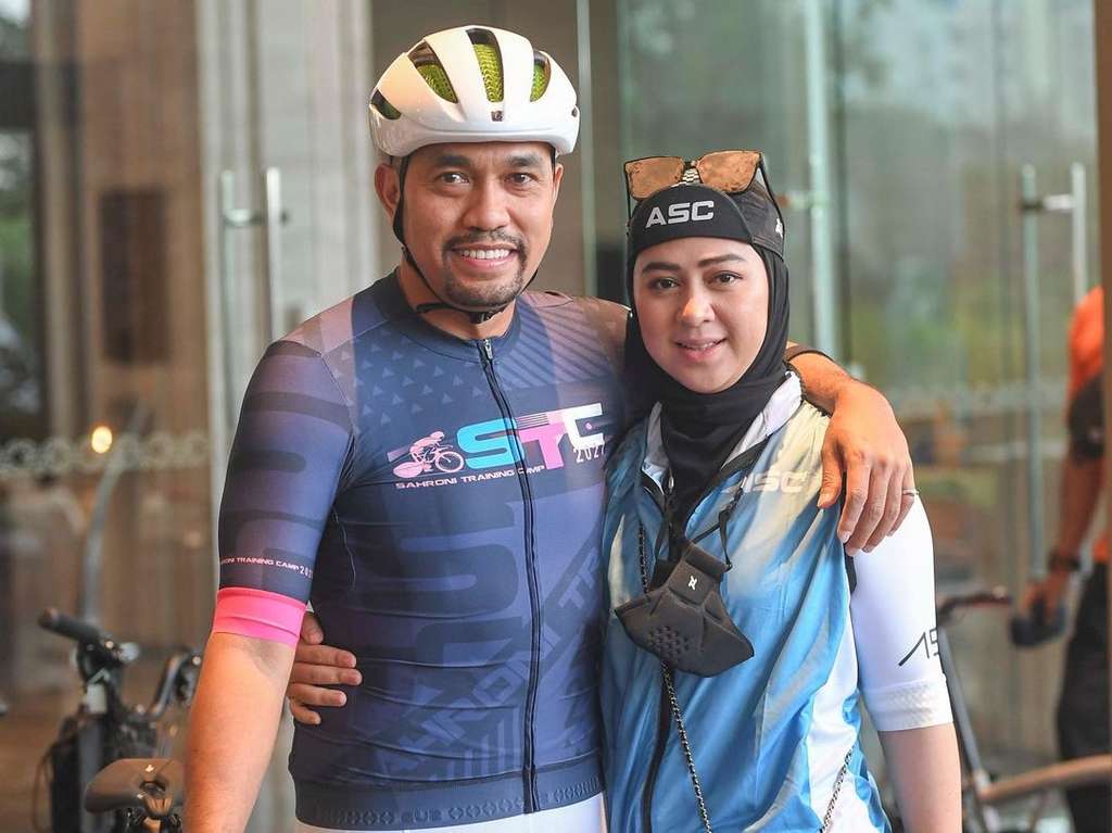 Potret Feby Belinda Istri Ahmad Sahroni