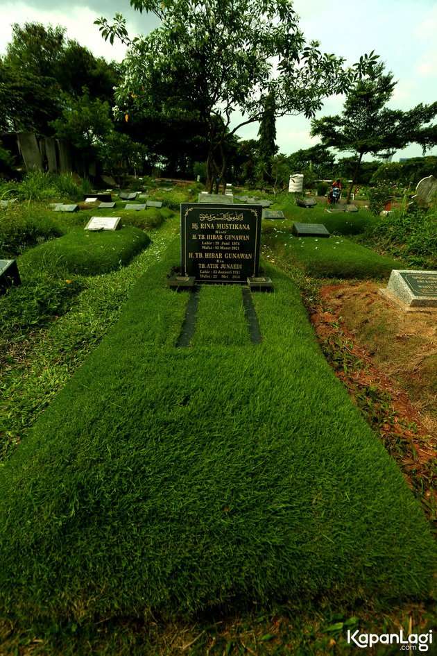 Makam Rina Gunawan