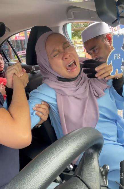 Wanita pengusaha disantet, restoran selalu terlihat tutup padahal buka.