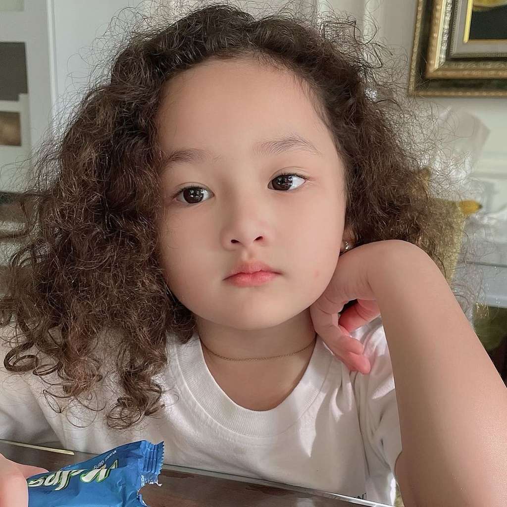 Sheva Elmira Lorrenia