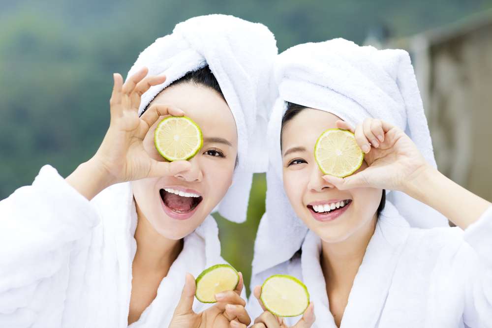Menggunakan Lemon Pada Wajah