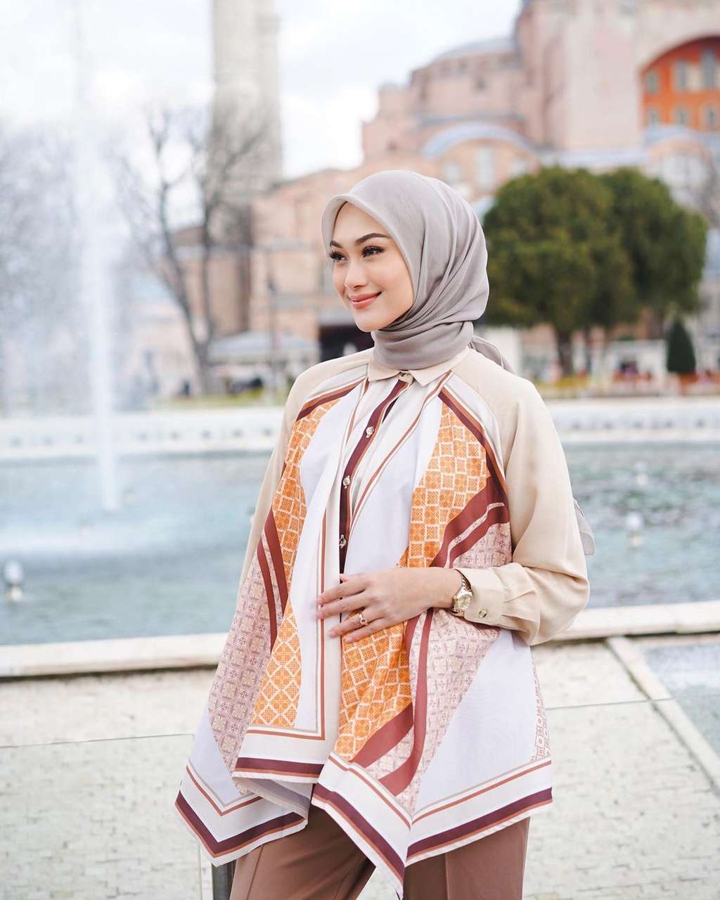 Instagram @indahnadapuspita