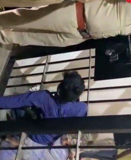 Viral cara tahanan kabur bikin polisi syok.