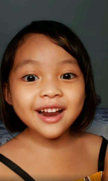 Aksi bocah cilik adukan klien cantik ayahnya ke ibunya.