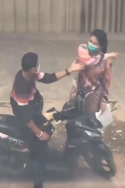 Suami luluhkan hati istri yang emosi.
