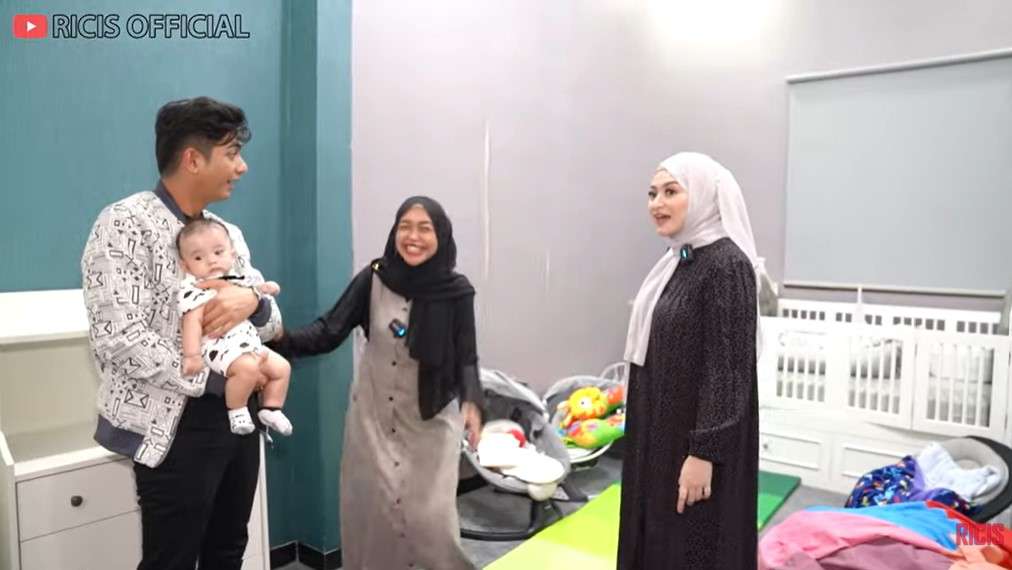 Ria Ricis kegirangan dapat hadiah dari Nathalie