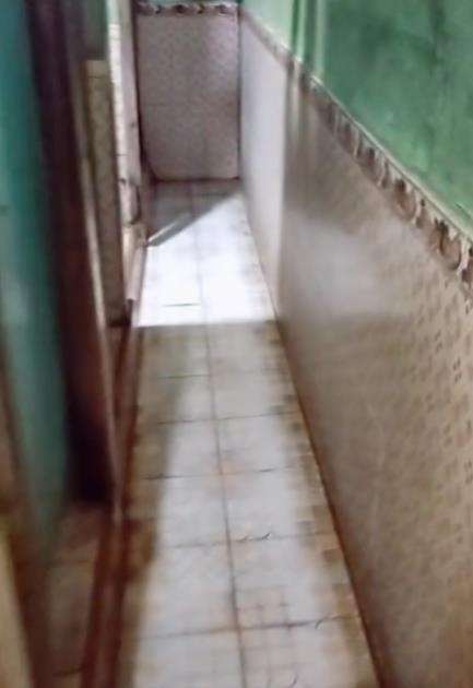 Kamar mandi dengan toilet anti-mainstream.