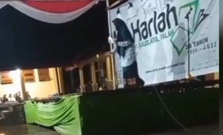 Baca puisi