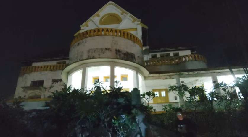 Penampakan Depan