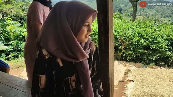 Ida gadis desa keturunan Palestina Ida gadis desa keturunan Palestina