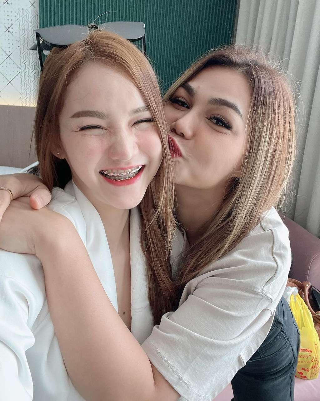 Sandy adik Katty Butterfly