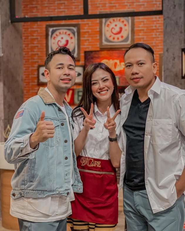 Nita Gunawan bersama Raffi dan Vicky Prasetyo
