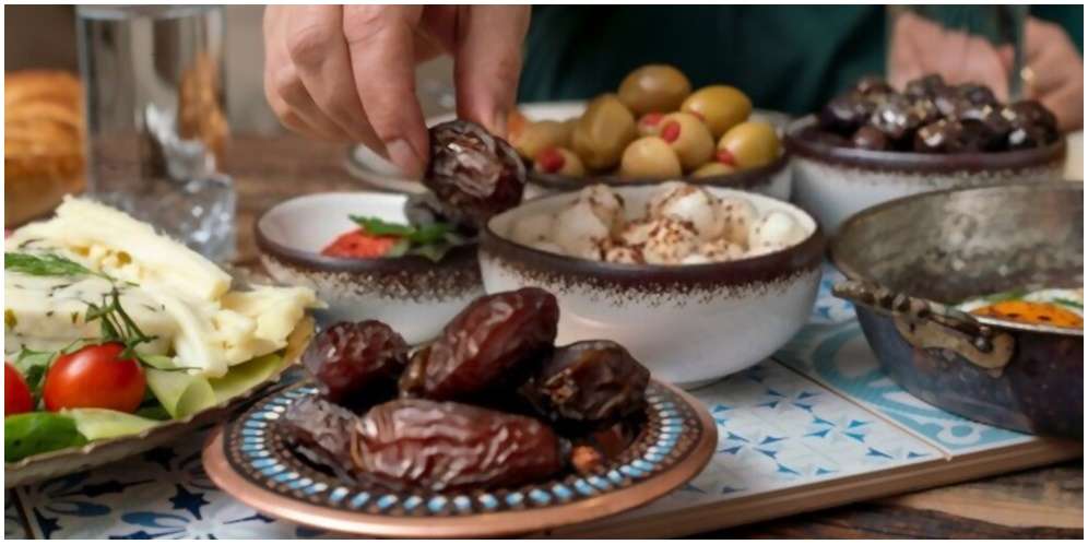 Hukum Makan Sahur