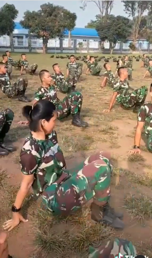 tentara wanita