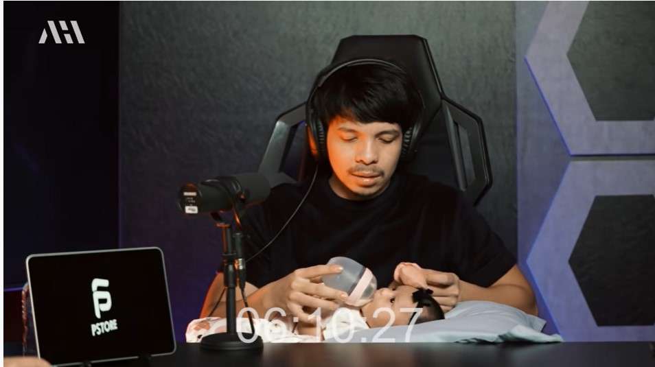 Atta Halilintar pangku Ameena