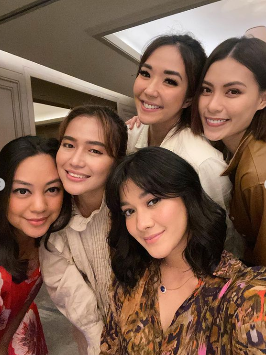 Potret Sri Devi dan Gisel