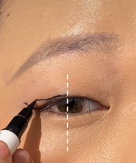 Membuat Wing Eyeliner