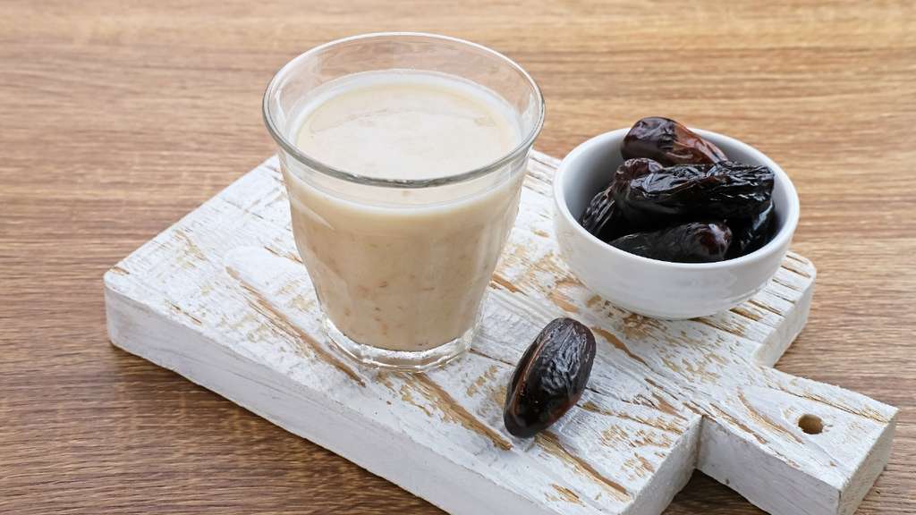 Ilustrasi jus susu kurma