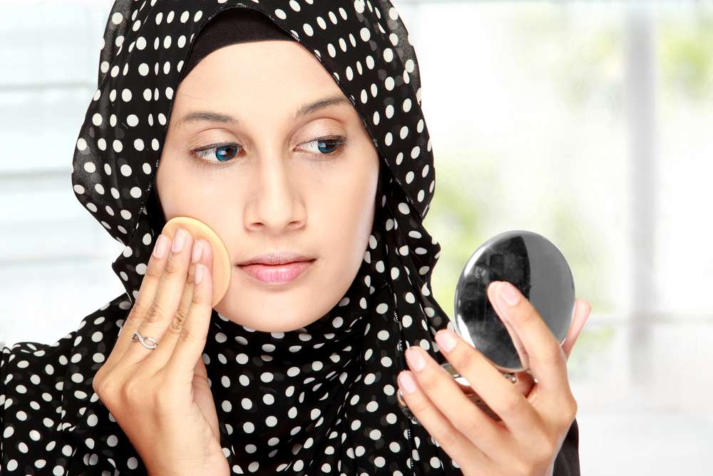 Menggunakan Base Makeup