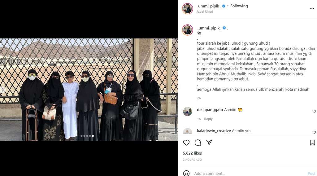 Umi Pipik bersama rombongan ziarah ke jabal Uhud