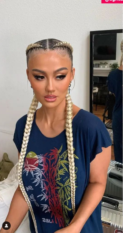 Instagram @agnezmostyle