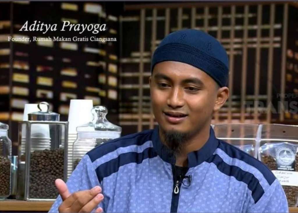 Aditya Prayoga, pendiri rumah makan gratis pertama